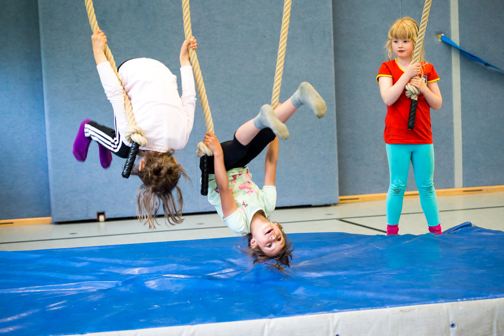 Bewegungsspiele für kleine und große Gruppen im offenen Ganztag